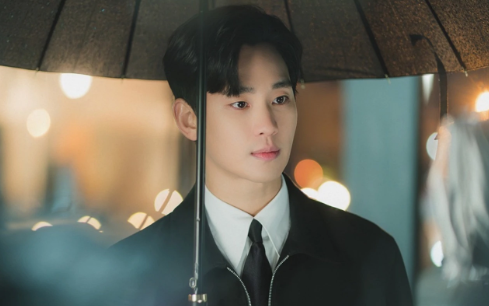 Profil Kim Soo Hyun, Aktor Bayaran Termahal Sekaligus Penyanyi IU