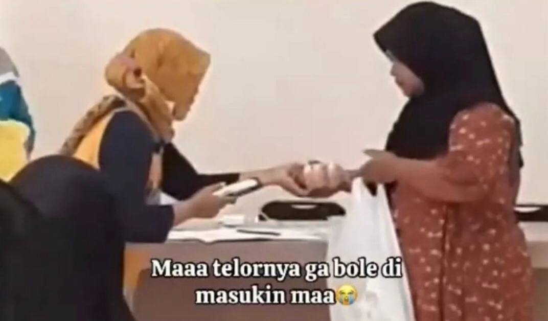 Viral! Penyaluran Bantuan Gizi Ibu Hamil Diberi Telur Namun Hanya untuk Difoto, Kemudian Diambil Lagi 