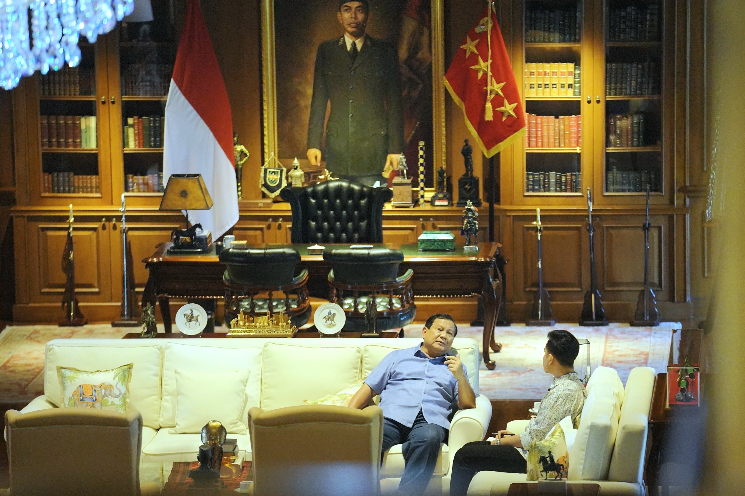 Prabowo dan Gibran Habiskan Sabtu Bersama, Tukar Pikiran Sambil Ngopi Hambalang