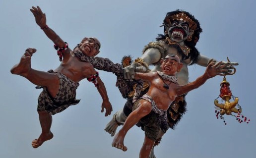 Mengenal Lebih Dalam Tradisi dan Budaya Ogoh - Ogoh yang Terkenal di Masyarakat Bali