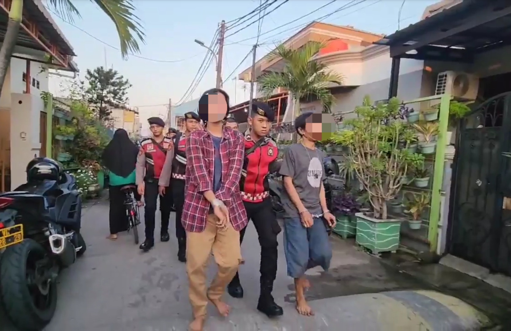 Polisi Gerebek Sarang Narkoba Kampung Bahari Tanjung Priok, 31 Orang Ditangkap!
