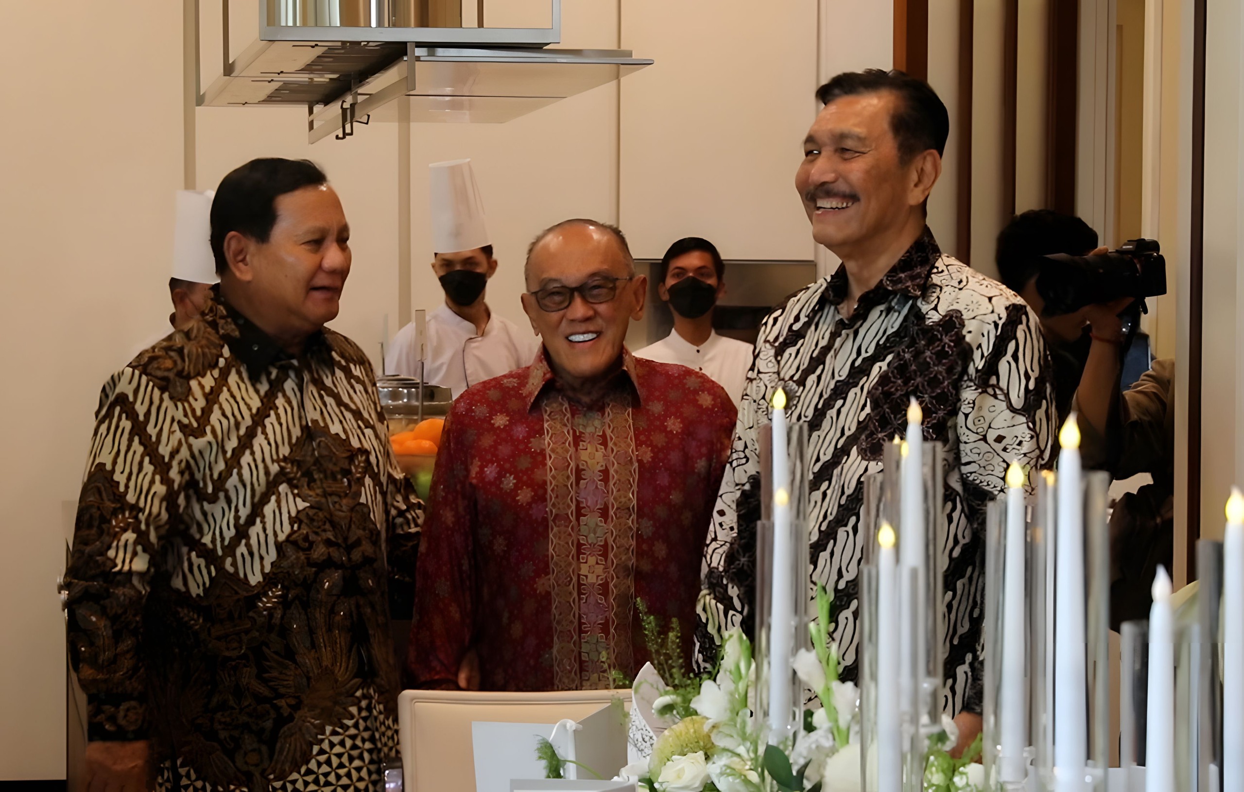 Hari Kedua Lebaran, Prabowo Keliling Kunjungi Kerabat dari Jokowi, ARB, Dasco, Zulhas hingga Airlangga