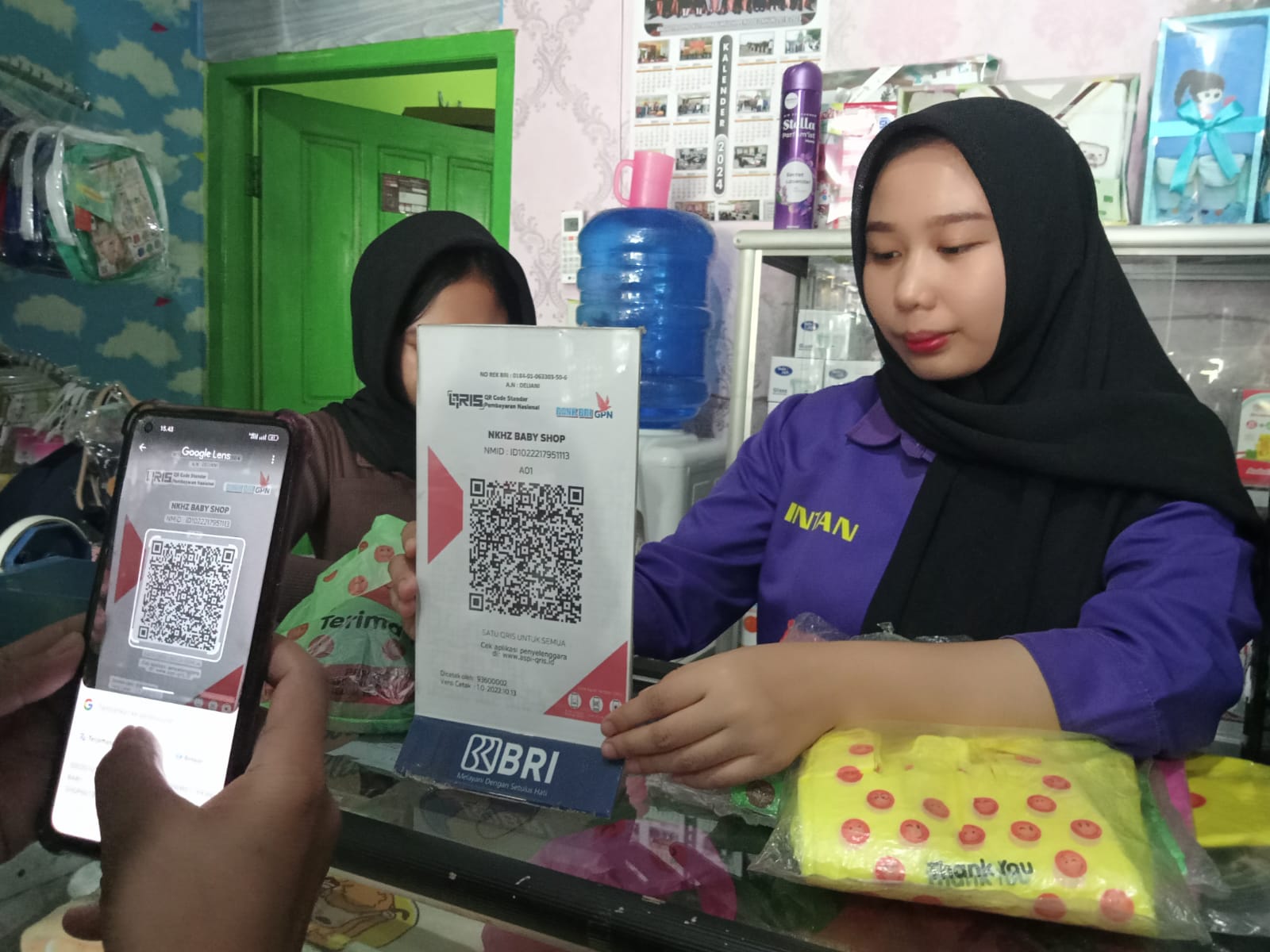 Belanja Praktis Pakai QRIS; NKHZ Baby Shop Tumbuh Bersama QR Code BRI