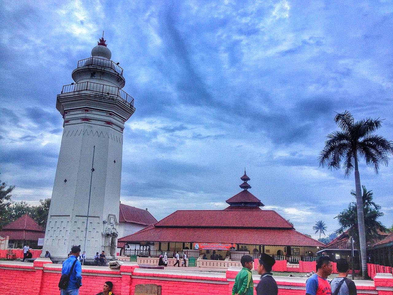 10 Tempat Wisata Religi di Banten yang Banyak di Kunjungi Peziarah, Ada Masjid Pintu Seribu