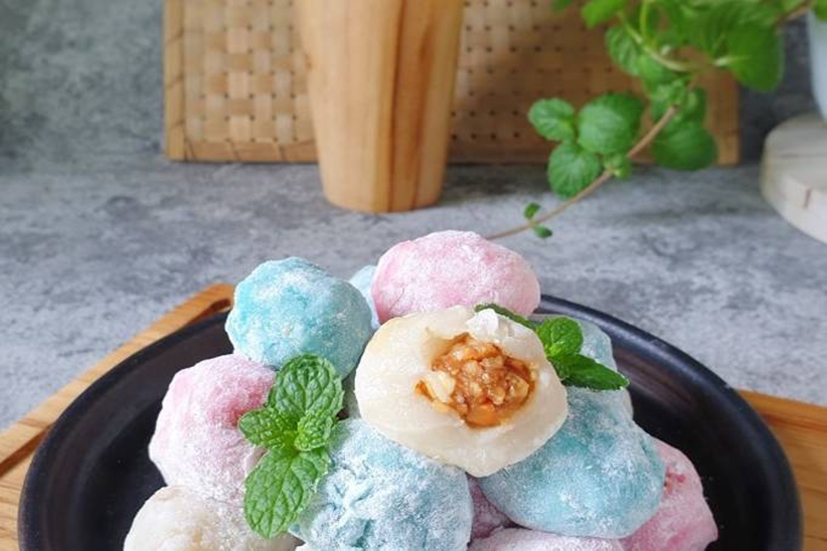 Cara Mudah Membuat Mochi Isi Kacang Tanah, Kudapan Enak Buat Kawan Ngopi Sore