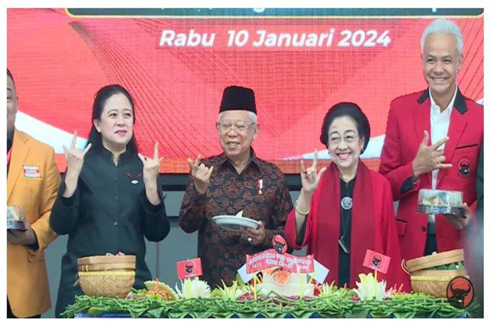Wapres Ma'ruf Amin Pose 3 Jari di HUT PDIP, Jusuf Kalla: Pak Jokowi Juga Begitu kan?