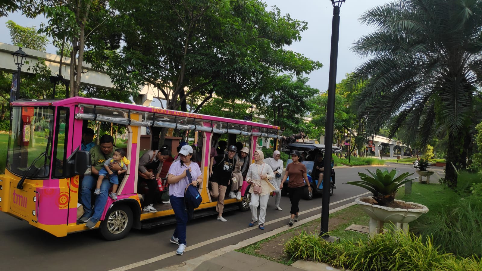 Taman Mini Indonesia Indah Tebar Tiket Promo saat Imlek dan Valentine, Cek Harga hingga Jadwal Bukanya