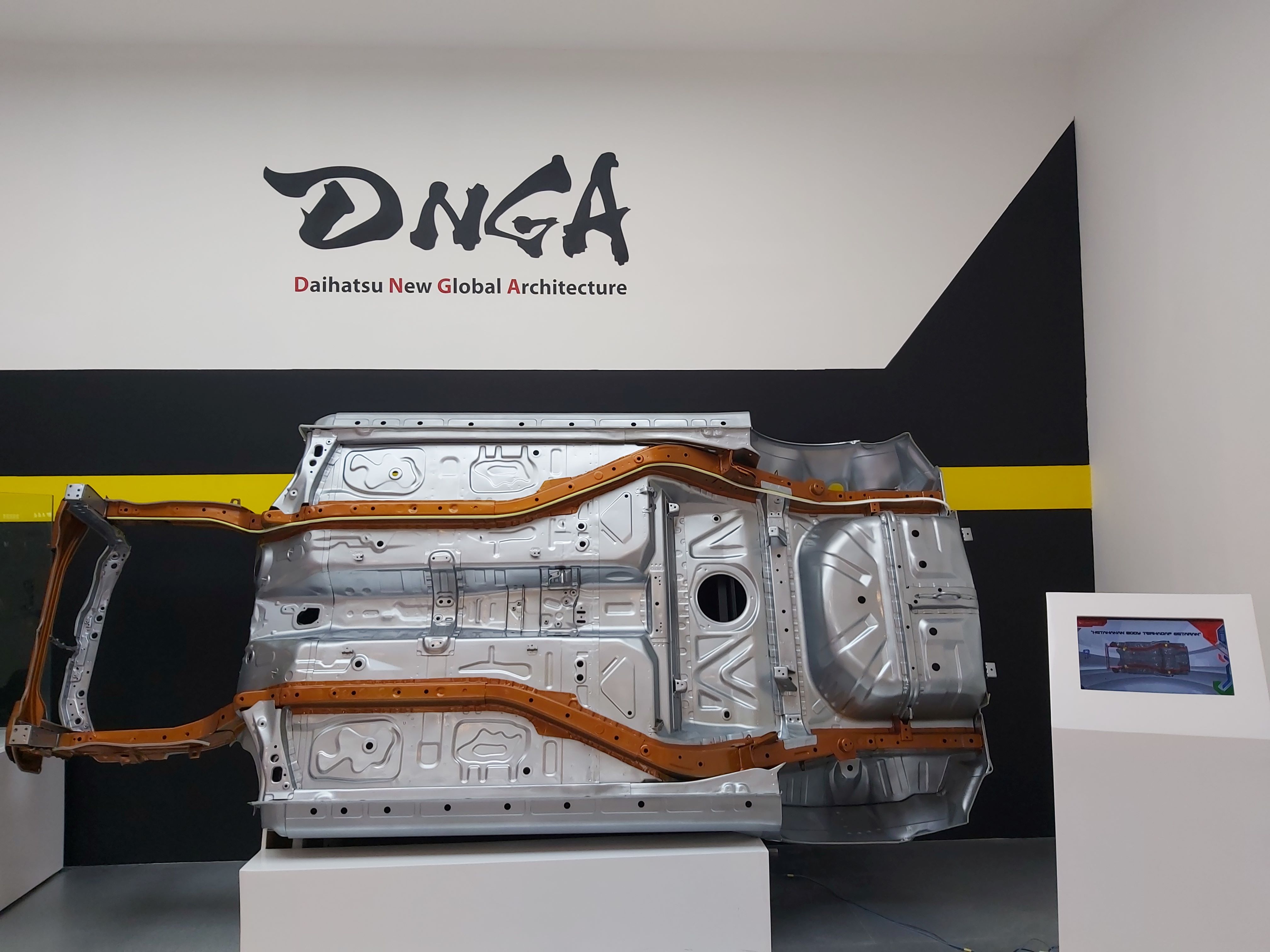 Daihatsu Gas Terus Sajikan Teknologi DNGA Lewat fasilitas R&D Corner di Booth Daihatsu GIIAS 2023