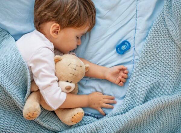 Baik untuk Kesehatan dan Tumbuh Kembang Anak, Berikut Tips Agar Anak Tidur Tepat Waktu!