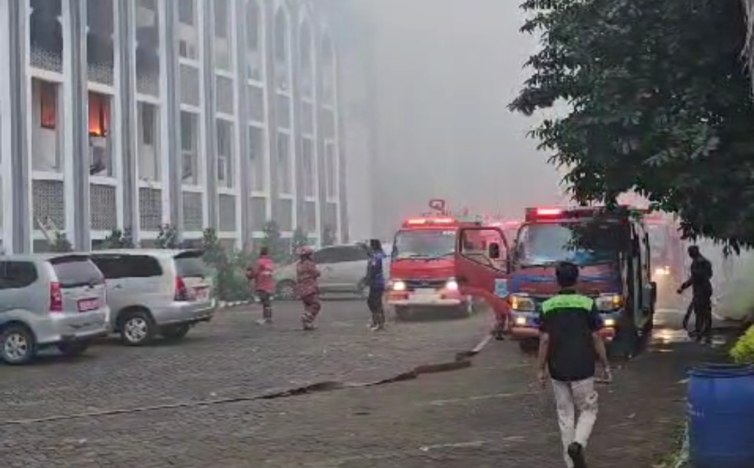 Gedung Rektorat UIN Jakarta Terbakar