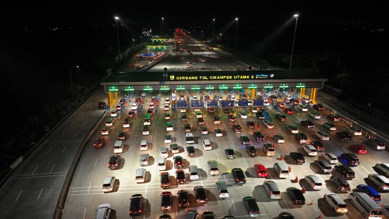 Arus Balik Libur Natal, Puluhan Ribu Kendaraan Kembali Masuk Jakarta