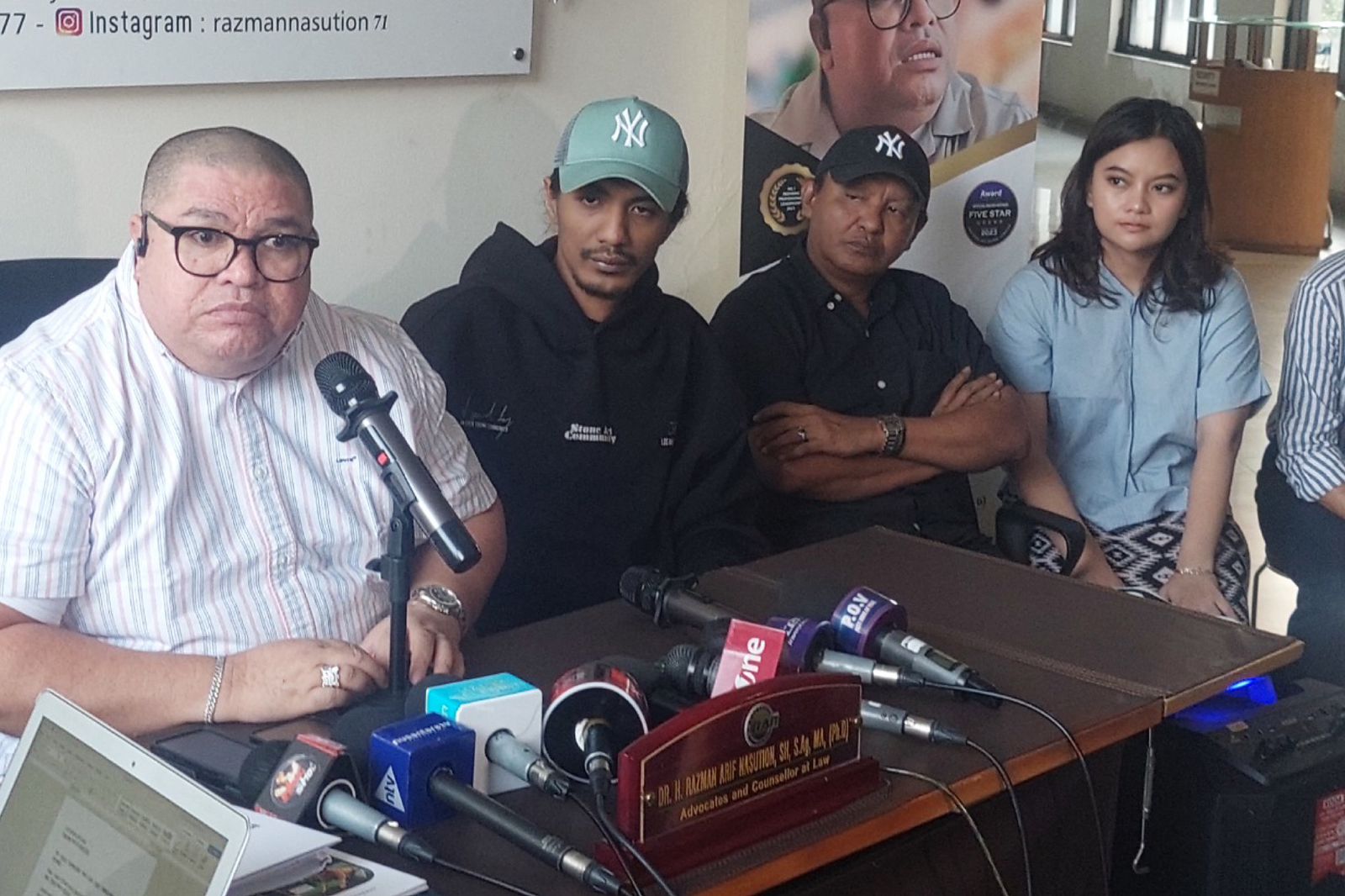 Razman Nasution Tuduh Nikita Mirzani Sebagai Dalang Dibalik Akun Instagram Ibunda Vadel Badjideh