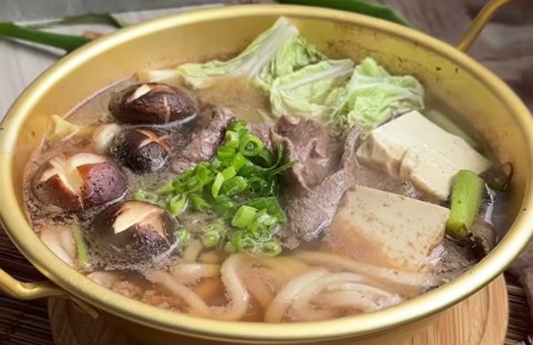 Resep Sukiyaki Beef Udon yang Menggugah Selera: Cita Rasa Jepang di Dapur Kamu!