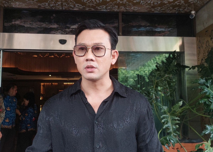 Denny Sumargo Boyong Keluarga Rayakan Hari Raya Natal dan Tahun Baru ke Singapura