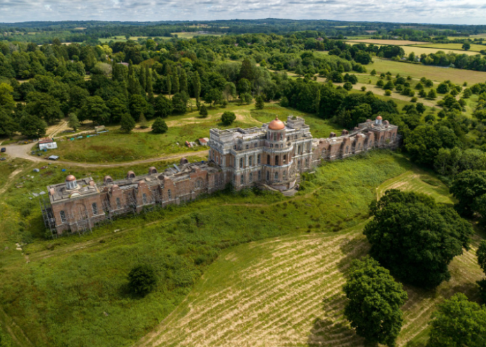Terlantar 20 Tahun, Intip Kemegahan Istana Hamilton Palace di Inggris: Kabarnya Kini Jadi Rumah Hantu!