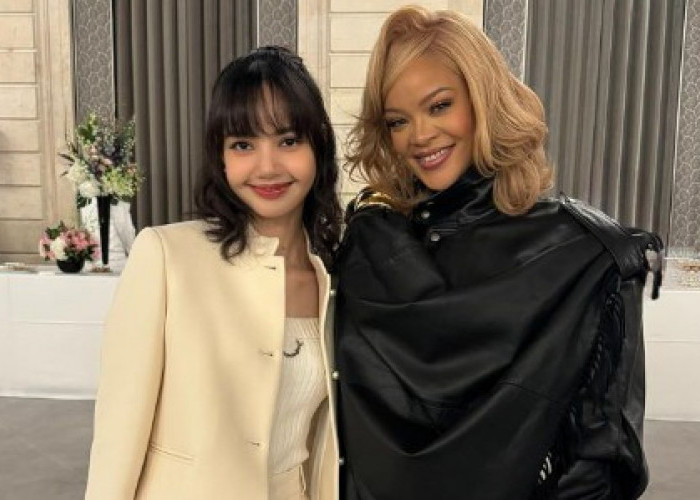 Bintang K-Pop Lisa BLACKPINK Pamer Foto Bareng Rihanna di Paris, Bikin BLINK Heboh 