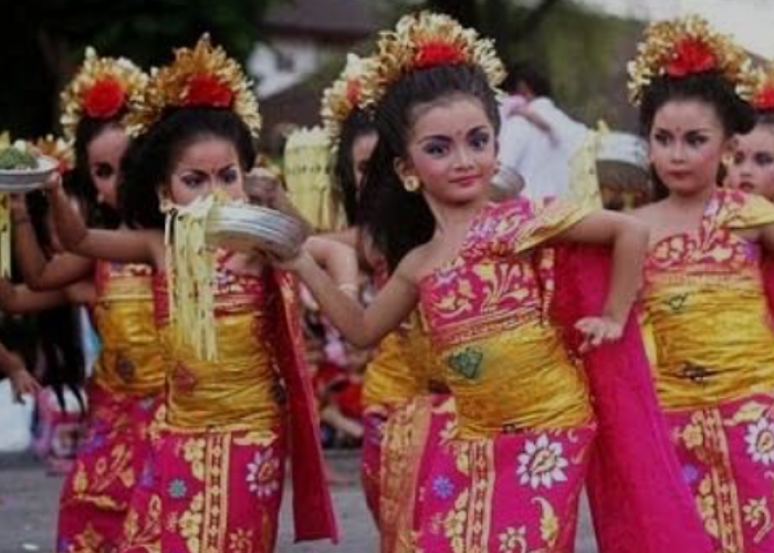 Mengenal Budaya Tari Pendet Bali 