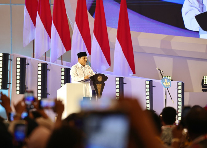 Presiden Prabowo: Gaji Guru Naik 100 Persen dari Gaji Pokok Mulai 2025