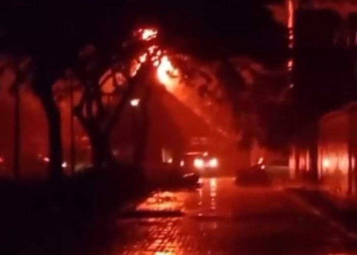 Awal Mula Api Membakar RM Mang Engking di Citra Raya