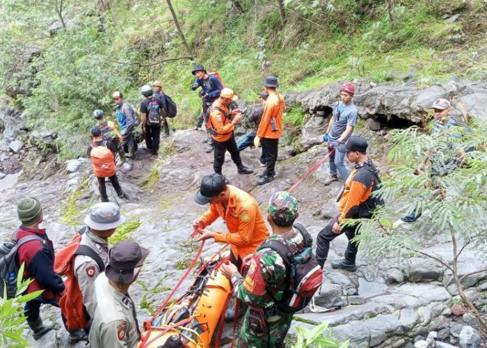 Jatuh ke Jurang 100 Meter, Pendaki Asal Korea Selatan Tewas di Gunung Agung Bali