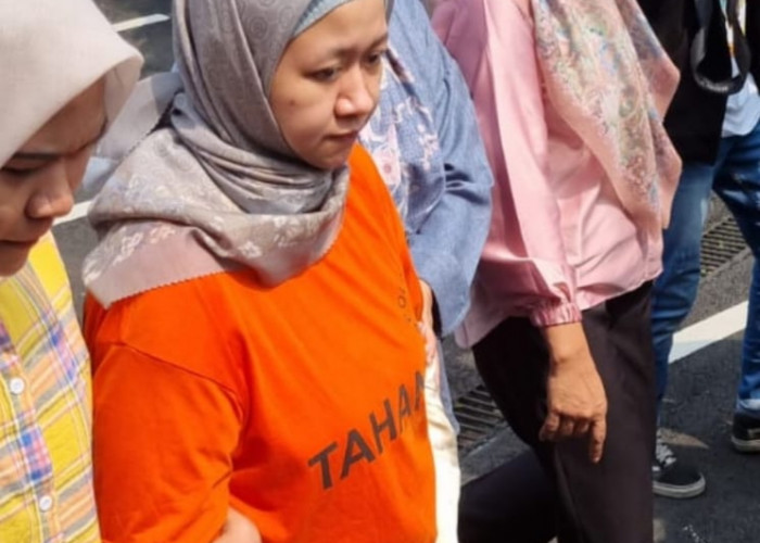 Penampakan Meita Irianty Pemilik 'Daycare' di Depok yang Tega Aniaya Balita Pakai Baju Tahanan