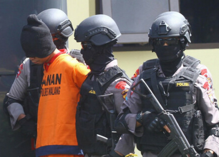 Jadi Teroris Muda Daulah Islamiyah, Pelajar 19 Tahun Siapkan Aksi Bom Bunuh Diri Rumah Ibadah di Malang