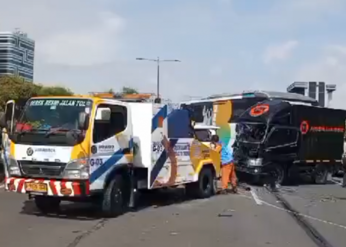 Kecelakaan Beruntun di Tol Dalam Kota Cawang Libatkan 6 Kendaraan, Begini Kondisi Para Korbannya 