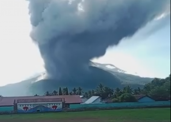 Gunung Lewotobi Laki-Laki Meletus, PVMBG Imbau Warga dan Wisatawan Waspada Gas Beracun