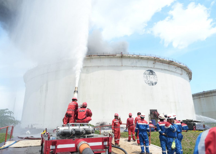 Kilang Minyak di Cilacap Kebakaran, Polisi: Kata Pertamina Itu Cuma Asap Proses Pembersihan 