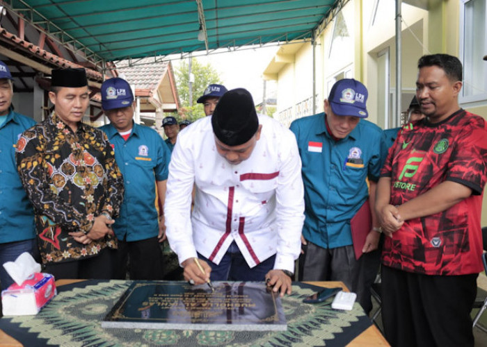 Resmikan Musholla Al-Ikhlas di Bekasi Utara, Tri Adhianto Apresiasi Hasil Kerjasama Para Warga