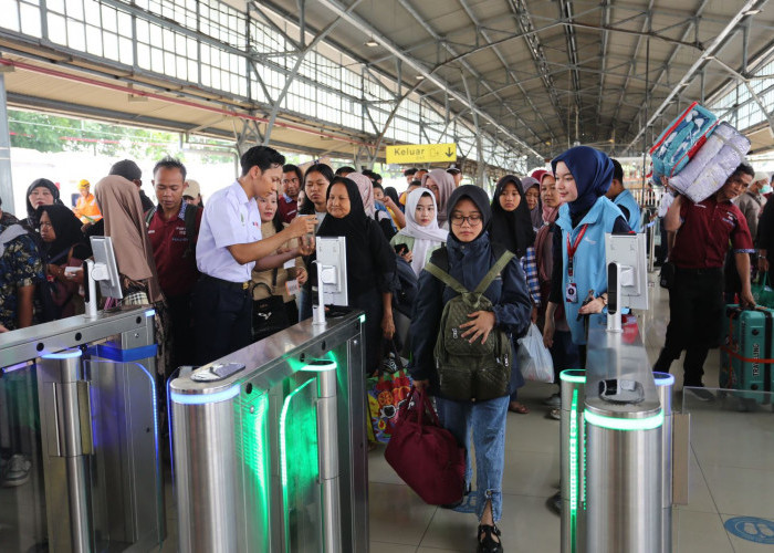 Hari Terakhir Libur Nataru, 44 Ribu Penumpang KA Tiba di Stasiun Daop 1 Jakarta