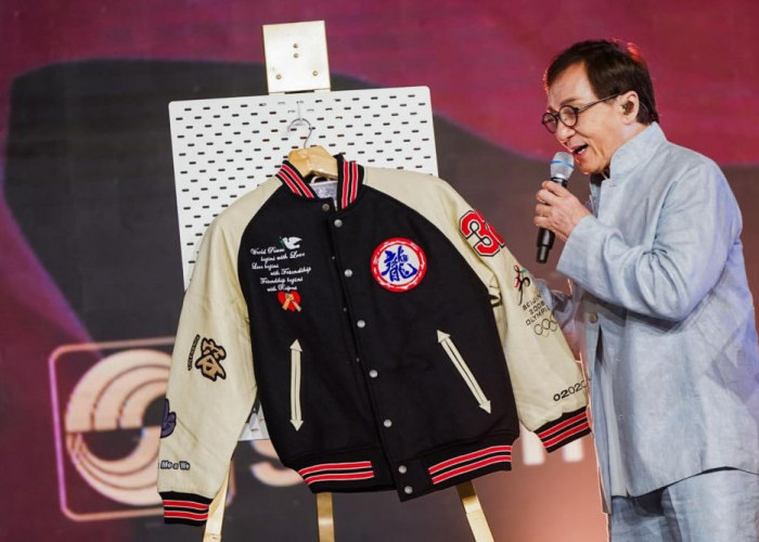 Jaket Legendaris Jackie Chan, Laku di Pelelangan Indonesia Rp1,59 M