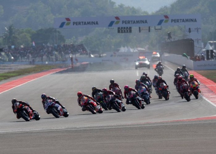 Live Streaming MotoGP Mandalika 2024; Bagnaia Ingin Ulangi Kemenangan di Sprint Race, Martin Start Terdepan