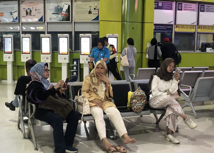 Stasiun Gambir Jadi Saksi 7 Ribu Orang Lebih Tinggalkan Jakarta di Akhir Libur Idul Adha