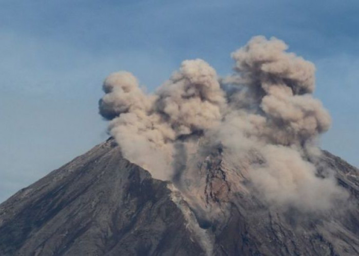 Gunung Semeru , Tertinggi Di Pulau Jawa Itu, dilaporkan Menyemburkan Letusan Abu, Ungkap Hikmahnya 