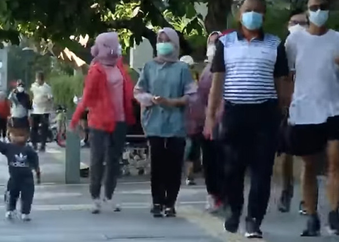 Terbaru Covid 19, Warga Jakarta Diperbolehkan Copot Masker di Bus dan KRL