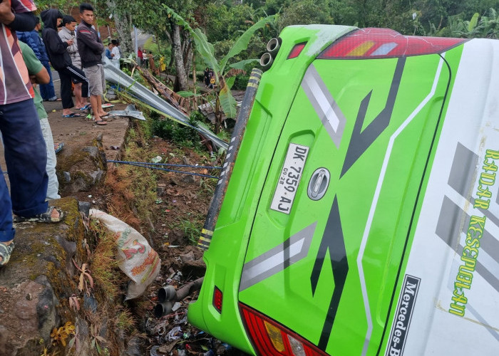 Bus Rombongan dari Jakarta Kecelakaan di Jalan Alternatif Puncak Bogor, 9 Penumpang Terluka 