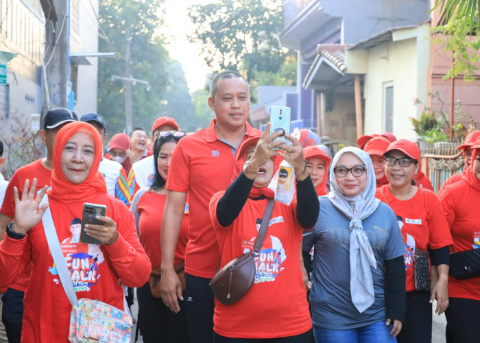  Ikuti Jalan Santai di Pondok Melati, Plt. Wali Kota Bekasi Beri Pesan untuk Selalu Jaga Kebugaran Tubuh