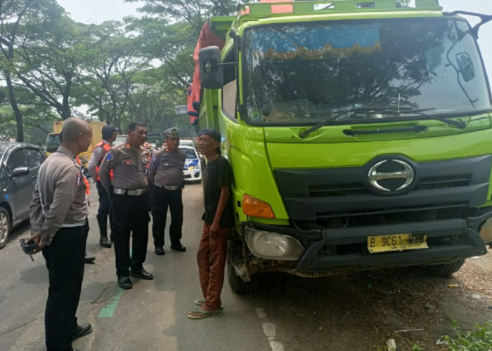 Polisi Tilang 20 Truk Tanah di Tangerang karena Langgar Jam Operasional