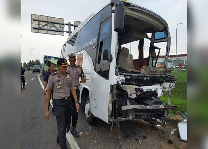 Kronologis Kecelakaan Maut di Tol Cipali,12 Korban Meninggal Dunia!