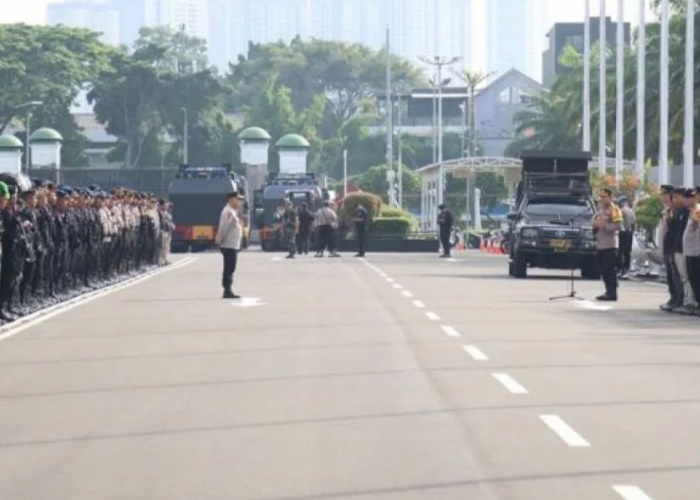Orator Diimbau Orasi Santun, Ribuan Personel TNI Polri Amankan Demo di DPR Hari Ini