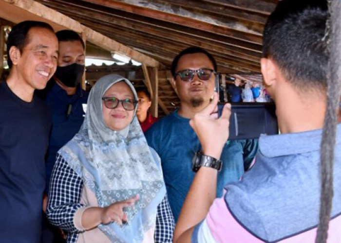 Masih Dalam Rangkaian Liburan, Jokowi Berakhir Pekan di Kopi Klotok Yogyakarta