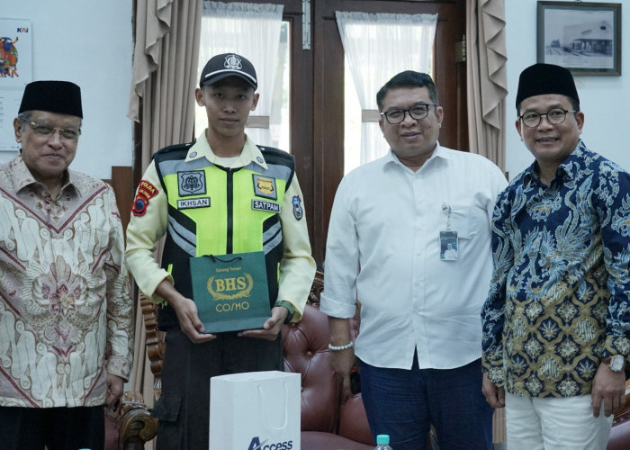 Patut Diteladani! Sekuriti Jujur di Stasiun Semarang Dapat Penghargaan dari Komisaris Utama KAI