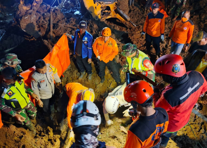 Banjir dan Longsor Terjang Sukabumi, 10 Tewas, 2 Hilang