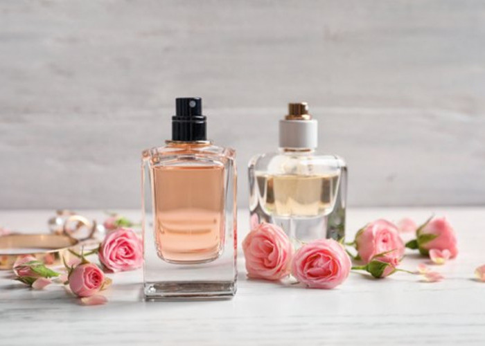 12 Rekomendasi Parfum Non alkohol Halal yang Awet dan Tahan Lama, Di Jamin Wangi Seharian