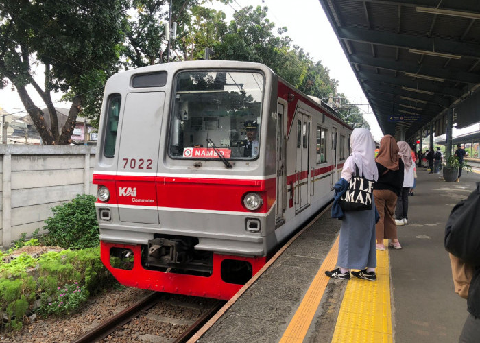 KAI Commuter Siapkan Toilet Portable Extra hingga Tenaga Medis di Beberapa Stasiun pada 20 Oktober 2024