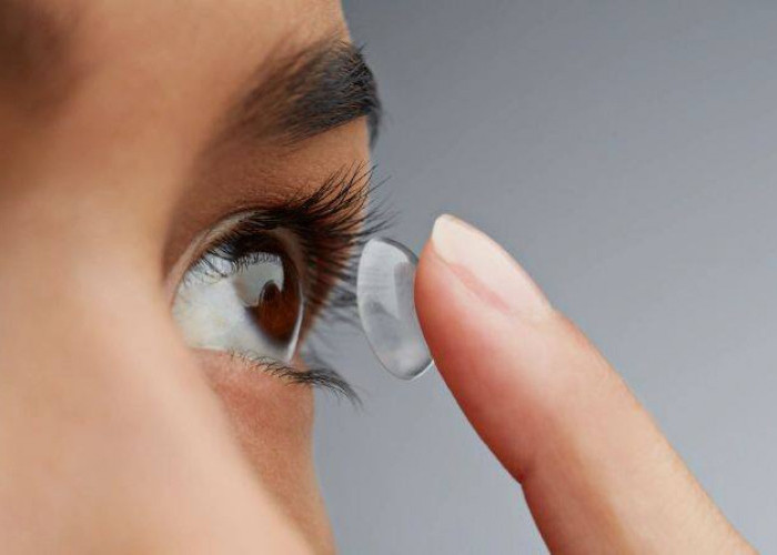 Sering Gunakan Lensa Kontak Setiap Hari? Inilah Dampak Negatifnya untuk Kesehatan Mata yang Perlu Diwaspadai!