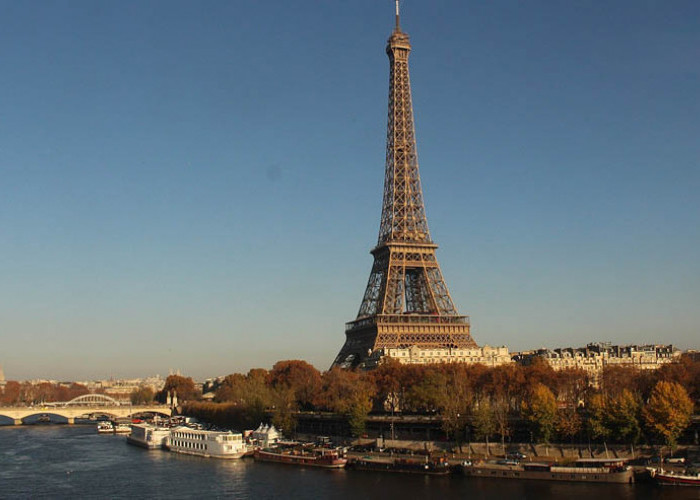 Sisi Gelap Kota Paris, Tak Seromantis yang Dibayangkan