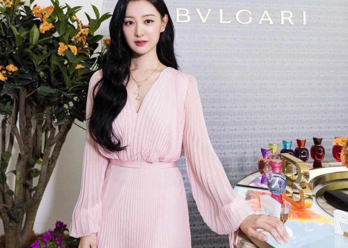 Kim Ji Won Hadiri Peluncuran Parfum Bvlgari, Tampil Kenakan Dress dengan Harga Fantastis