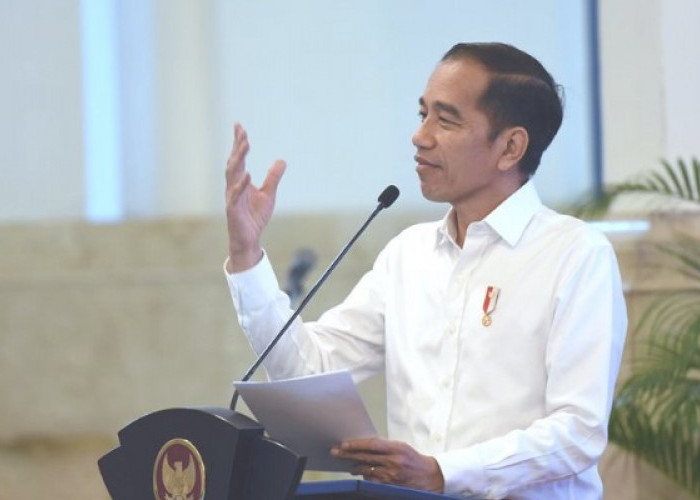 Jokowi Tanggapi Santai Dituduh Tinggalkan PDIP Jelang Pilpres 2024